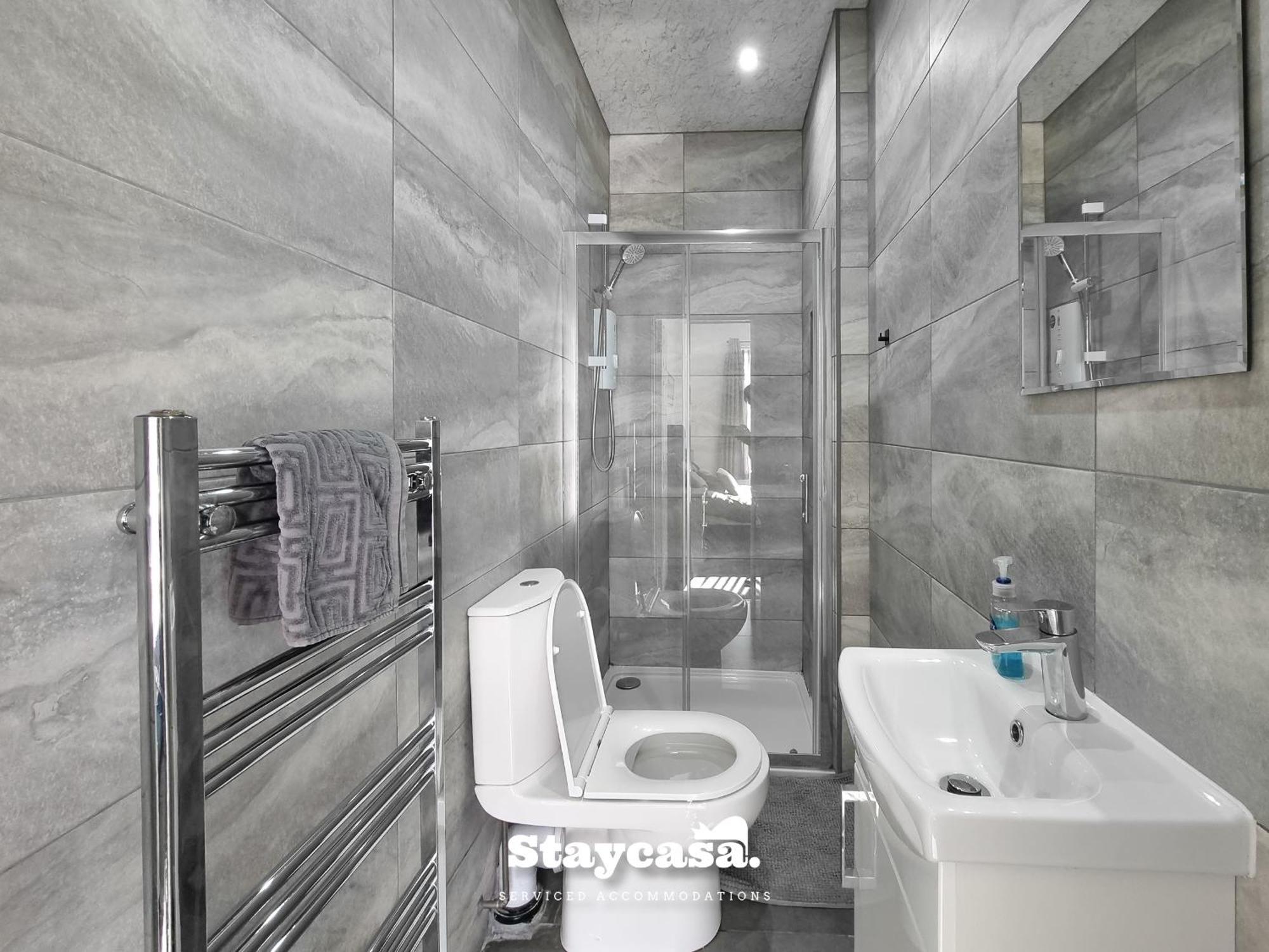 Cowesby Co-living - Private Self-cater
